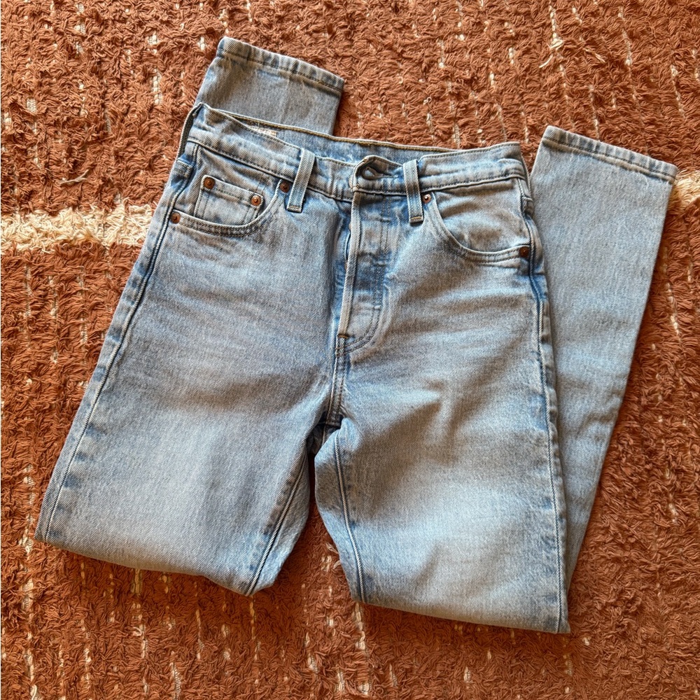 Levi Light Blue Denim W23 L28 Straight Leg 501 S